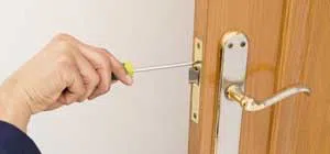 Affordable Locksmith Services Harrington Pk, NJ 201-762-6433 - trunk-unlock-01